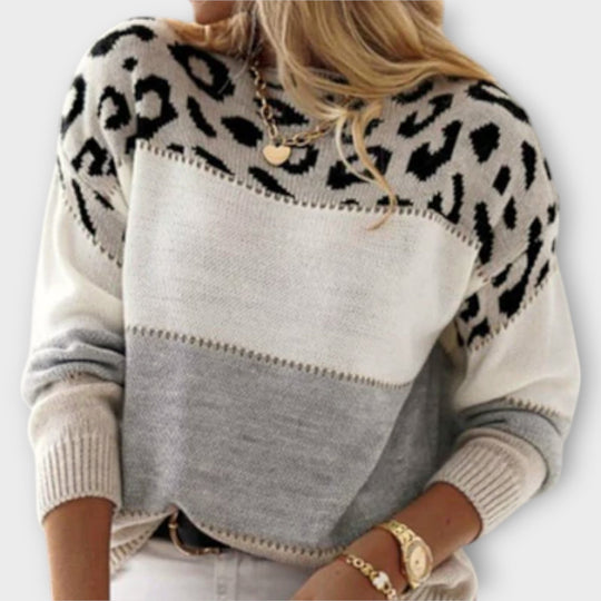 Cheyenne - Casual jumper with leo design