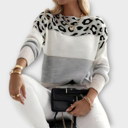 Cheyenne - Casual jumper with leo design